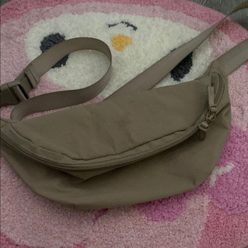 Stylish Tan Bag (UNIQLO)